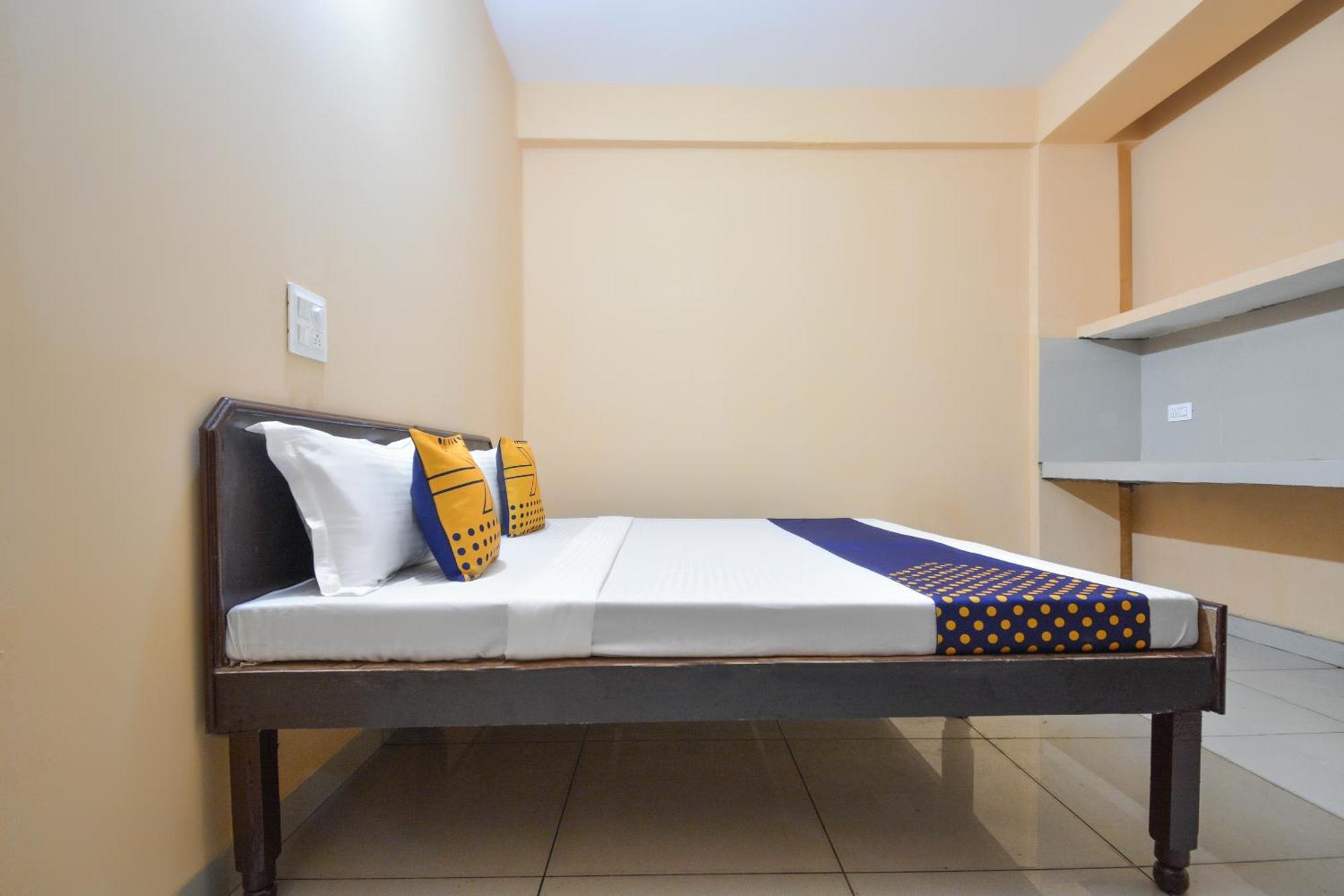 Spot On Hotel Diamond Sohana Ngoại thất bức ảnh