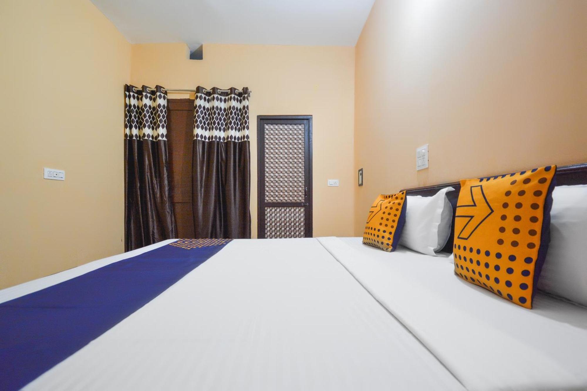 Spot On Hotel Diamond Sohana Ngoại thất bức ảnh